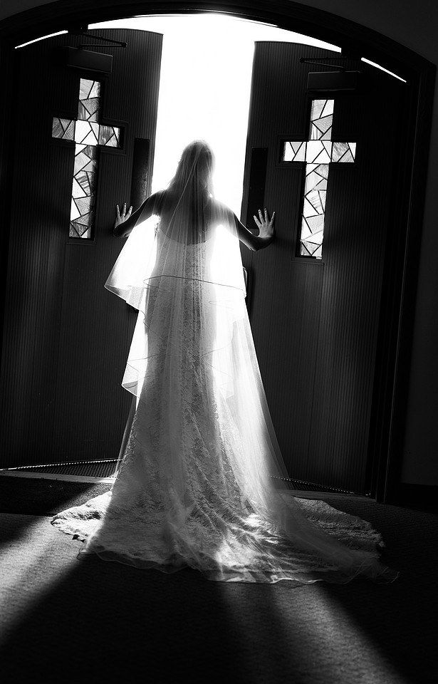 Artistic wedding portrait by Benkis Photography